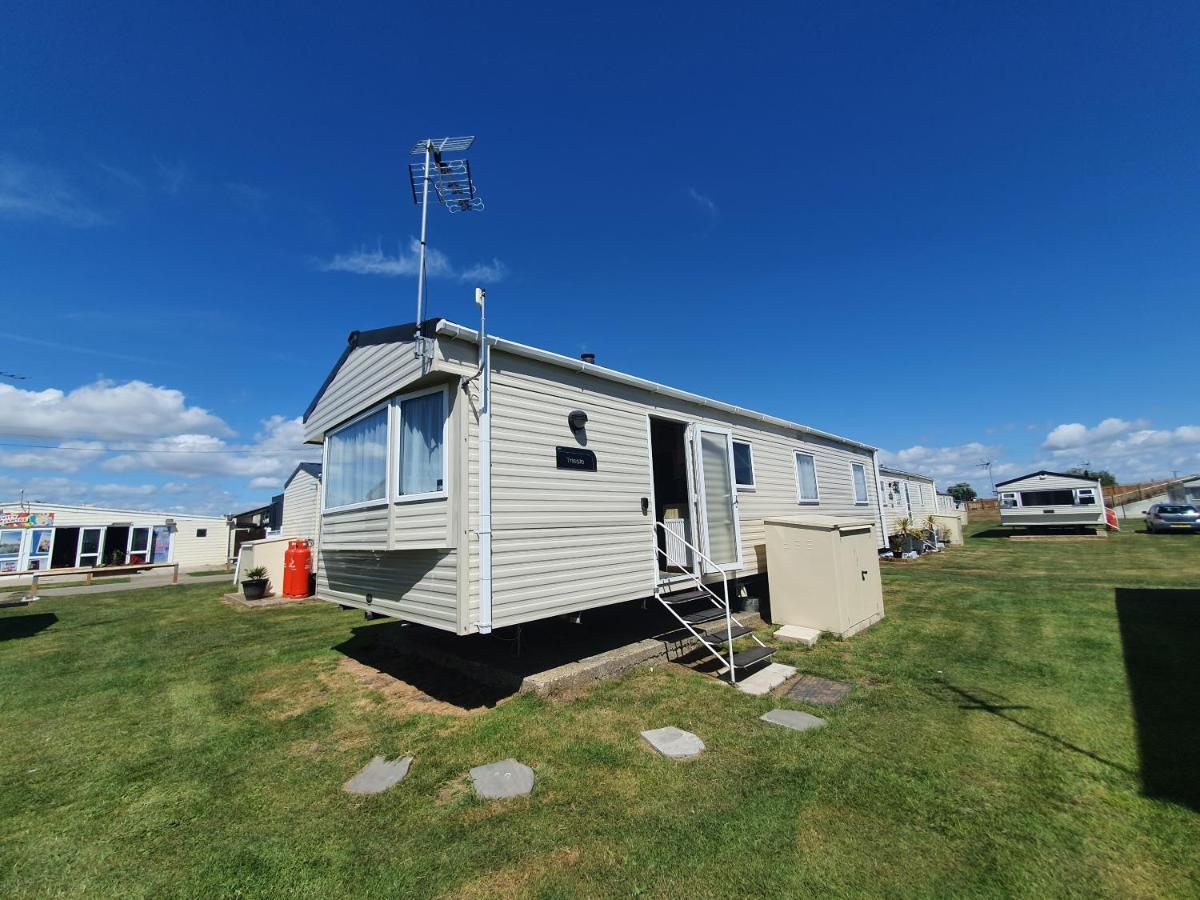 Remarkable 5-Bed Cabin In Clacton-On-Sea Villa Eksteriør bilde